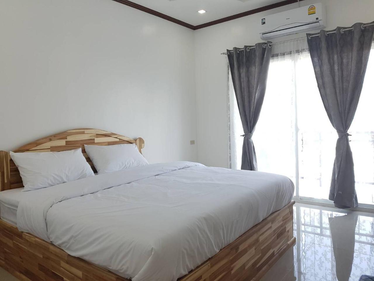 Готель Phi Phi Pagarang House Екстер'єр фото