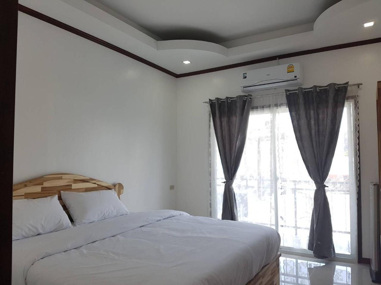 Готель Phi Phi Pagarang House Екстер'єр фото